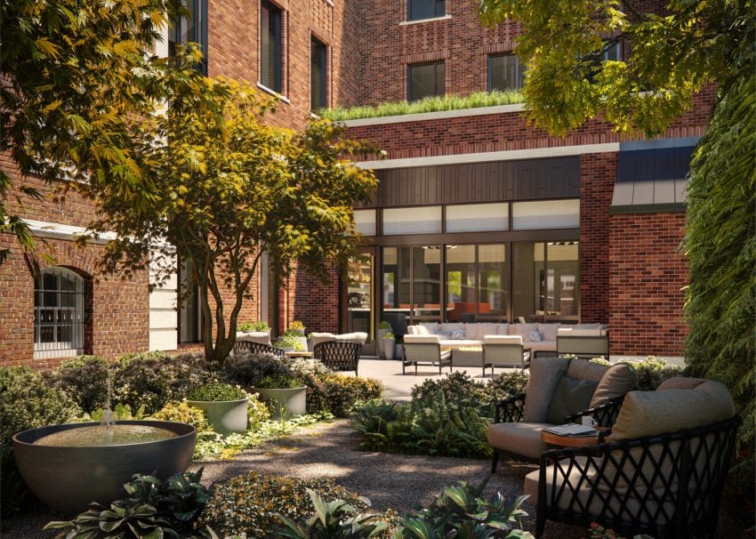 The-Whitney-Hotel-Courtyard5.jpg
